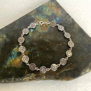 Sterling Silver 925 Dainty Celtic Knot Trinity Knot Round Link Bracelet 7.5"